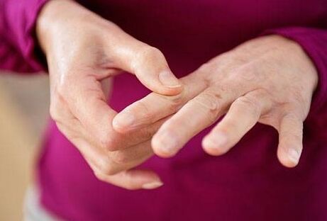 Schmerzen bis zur Spitze der Finger